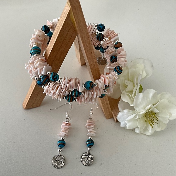 ldmtreasures Jewelry - Pink Shell Chips Bracelet. Blue Gold Beads. Matching Earrings.  Mother’s Day